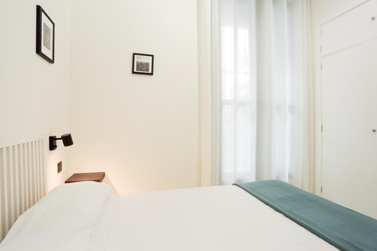 Monkeys Apartments Cervantes Севілья Екстер'єр фото